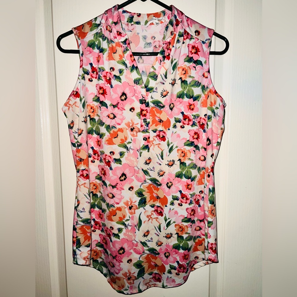 Used Floral PerSeption Concept Sleeveless Blouse.